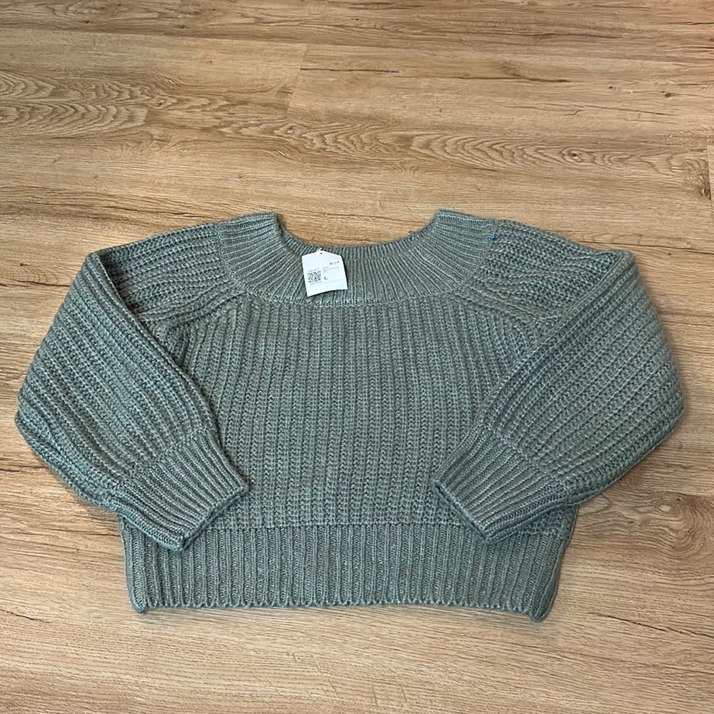 Forever 21 sweater Grey  size large Knit women’s